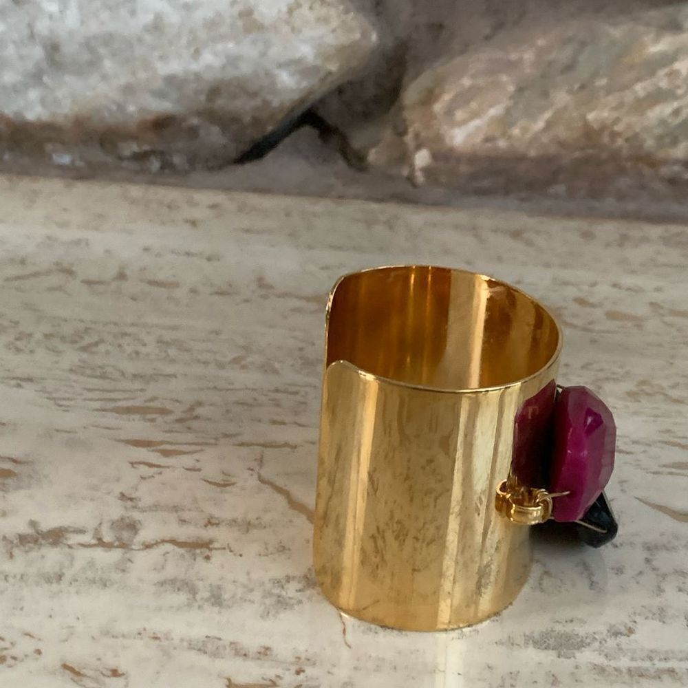 Cuff - Picture 3 of 9